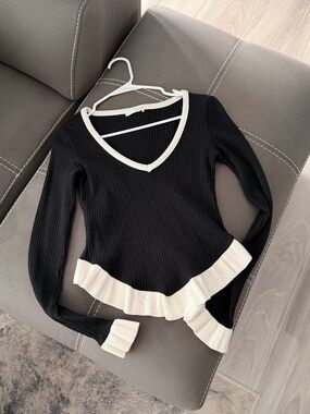 Black & white contrast top Zara
